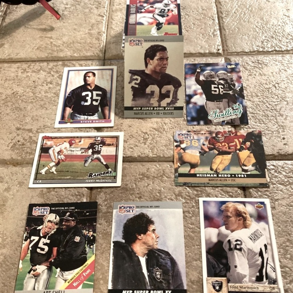 Collectible Football Cards ( Oakland Raiders )